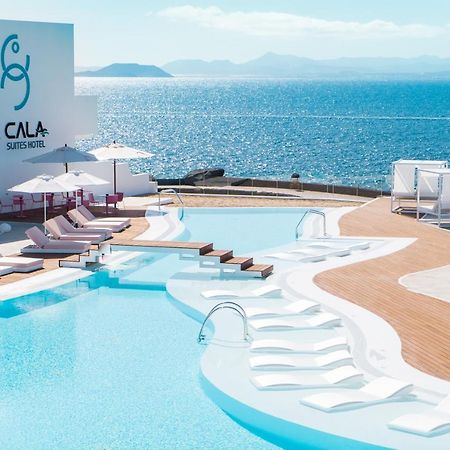 Calalanzarote Suites Hotel - Adults Only Playa Blanca  Exterior foto The pool at the hotel