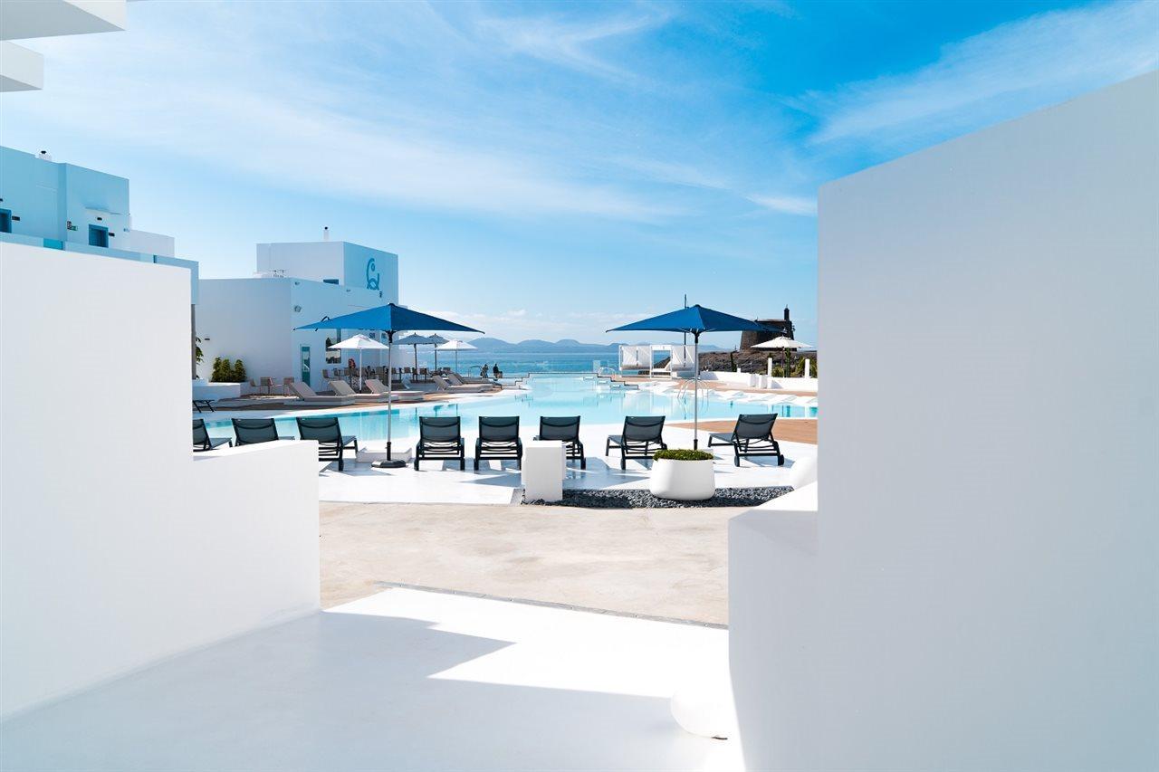 Calalanzarote Suites Hotel - Adults Only Playa Blanca  Exterior foto The pool at the hotel