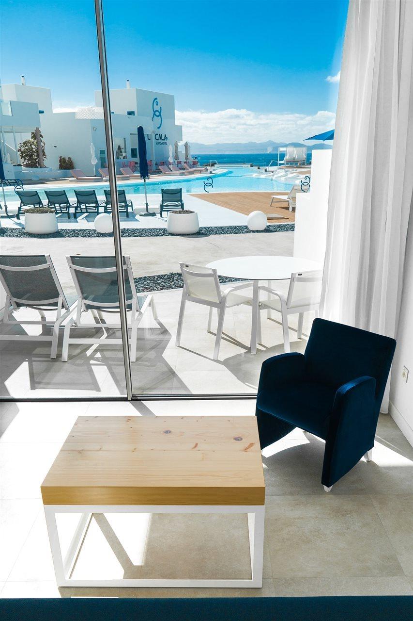Calalanzarote Suites Hotel - Adults Only Playa Blanca  Exterior foto Box stacking chair