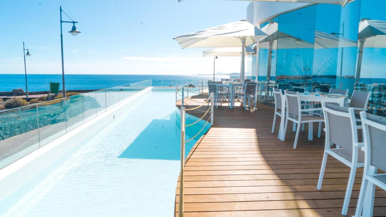 Calalanzarote Suites Hotel - Adults Only Playa Blanca  Exterior foto The pool at the rooftop bar