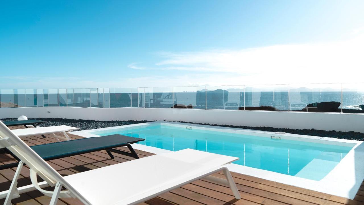 Calalanzarote Suites Hotel - Adults Only Playa Blanca  Exterior foto The rooftop pool at the hotel